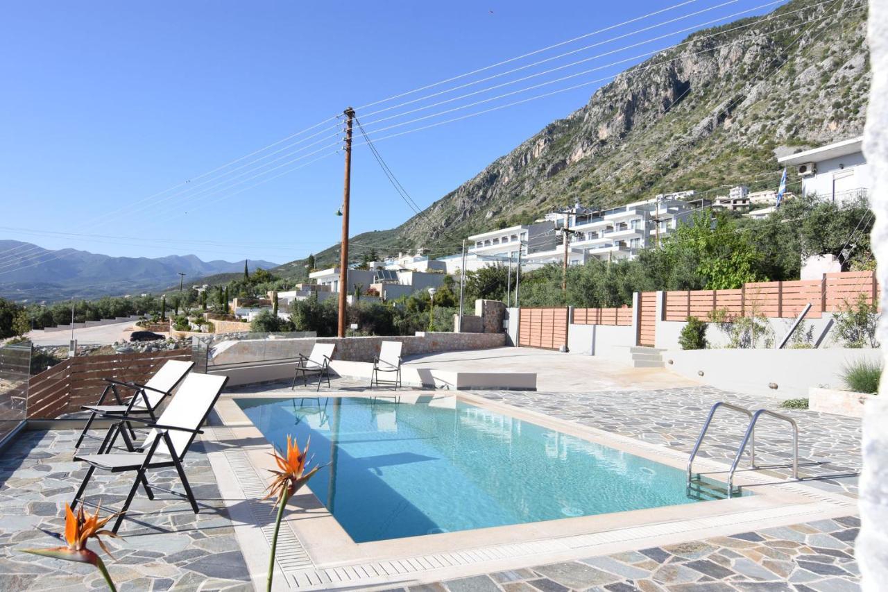 קלמאטה Villa Dafni - Infinite Sea Vistas With Private Pool מראה חיצוני תמונה