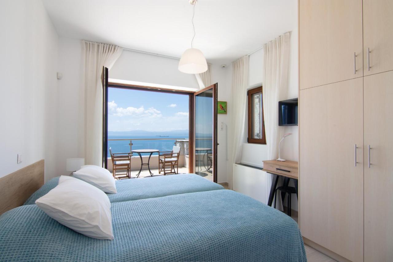קלמאטה Villa Dafni - Infinite Sea Vistas With Private Pool מראה חיצוני תמונה